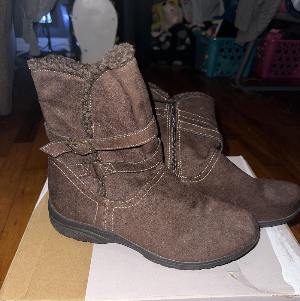 Earth Shoes Boots